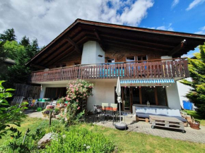 Half chalet with garden & balcony - 4' to the lake